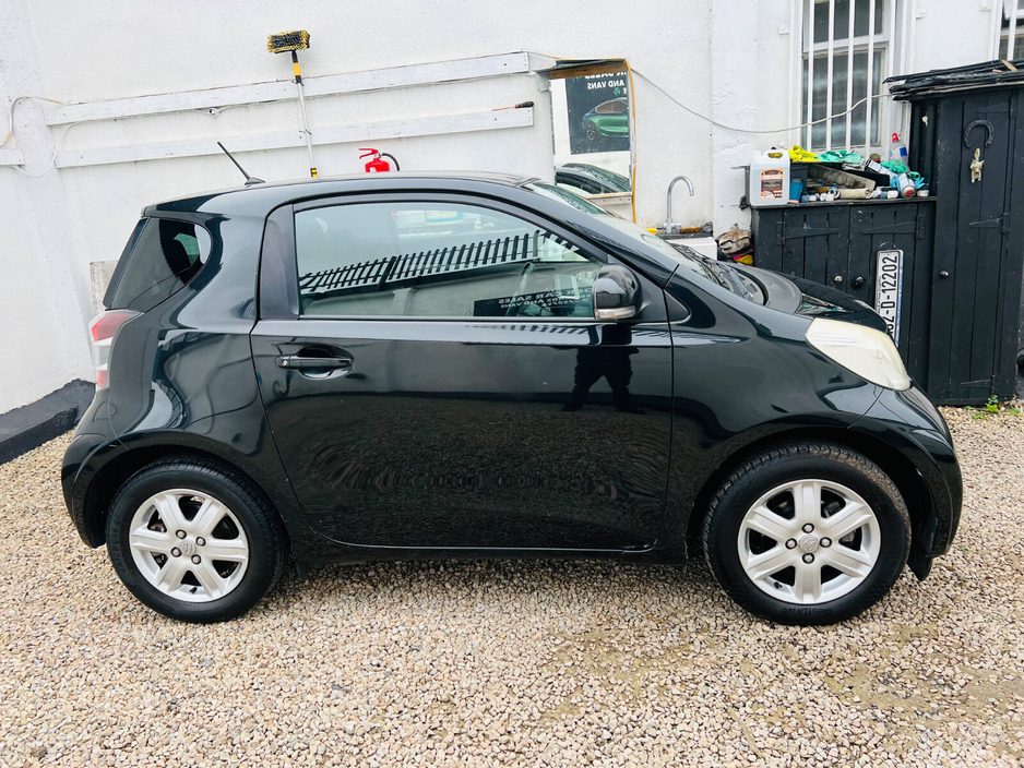 2011 Toyota iQ - image 11
