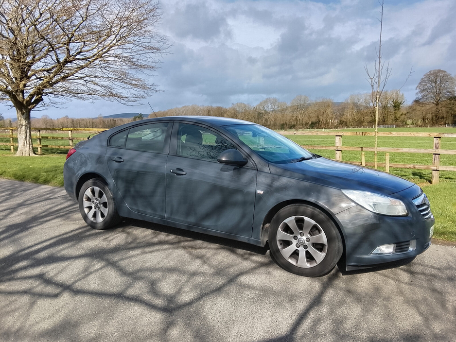 2013 Opel Insignia - image 4