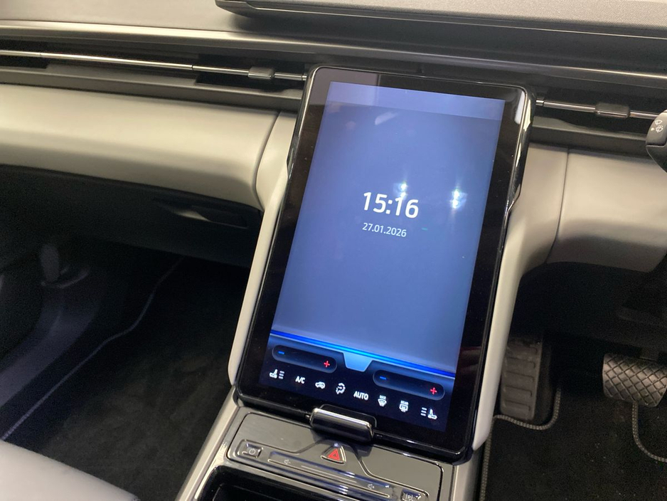 2026 Ford Capri - image 8