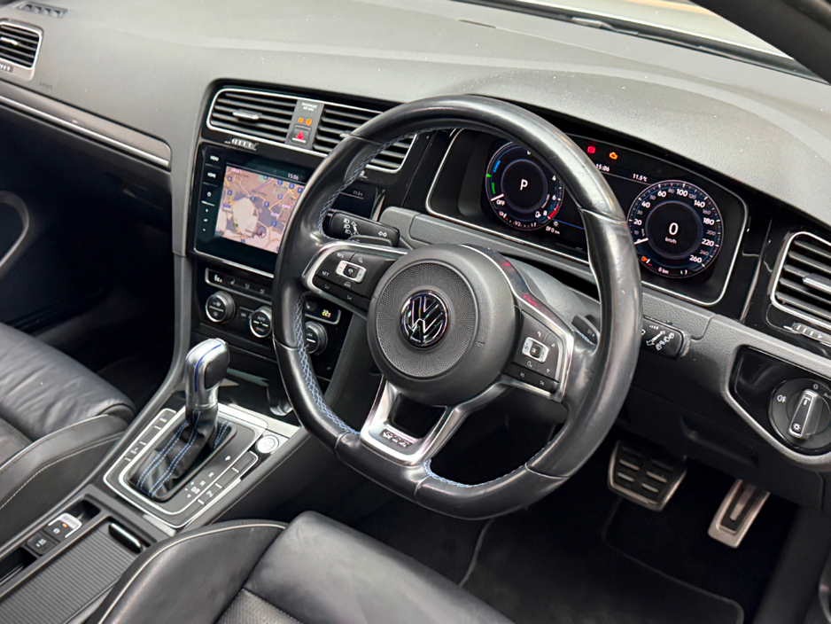 2018 Volkswagen Golf - image 10