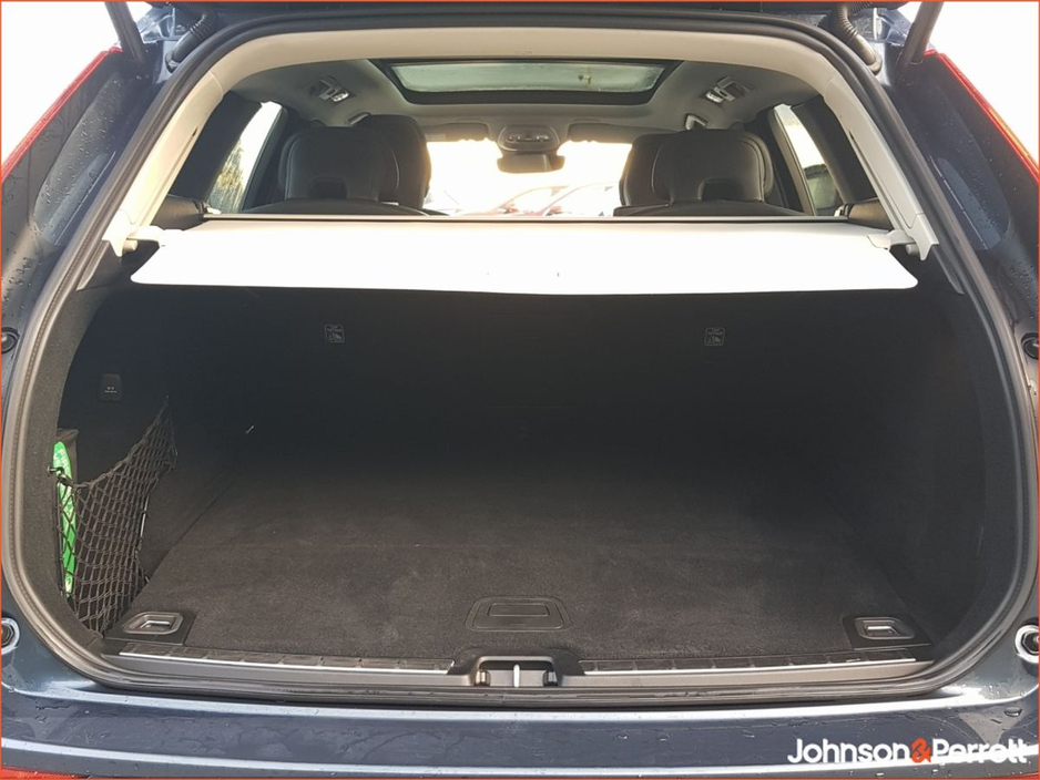 2024 Volvo XC60 T6 350hp AWD PHEV Plus Dark (Three Year Volvo Selekt Warranty + Two Year Volvo Service Plan) €56,900