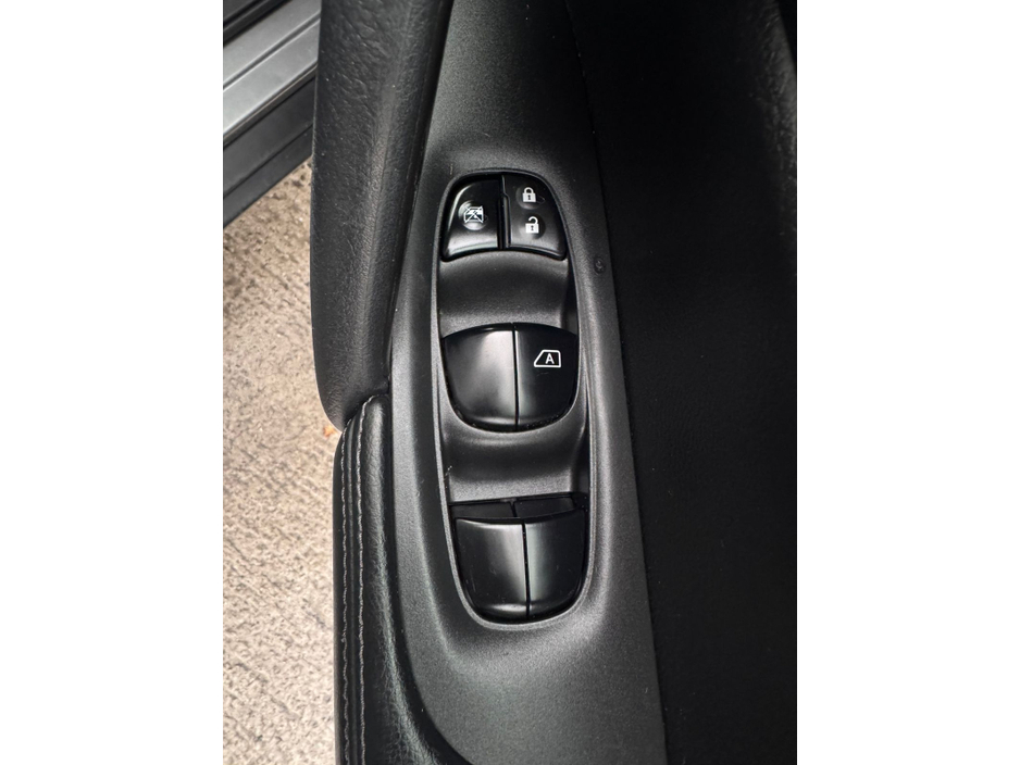 2017 Nissan X-Trail - image 30