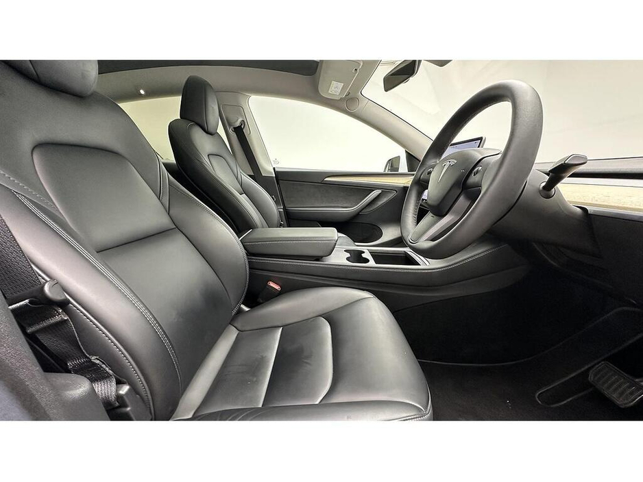 2022 Tesla Model Y - image 6