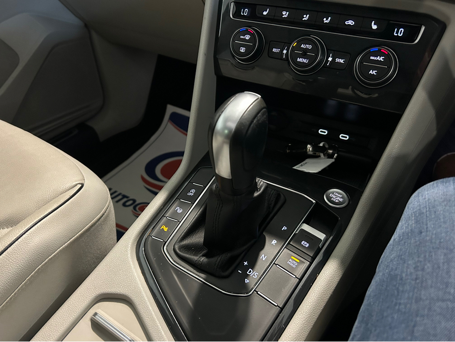 2021 Volkswagen Tiguan - image 6