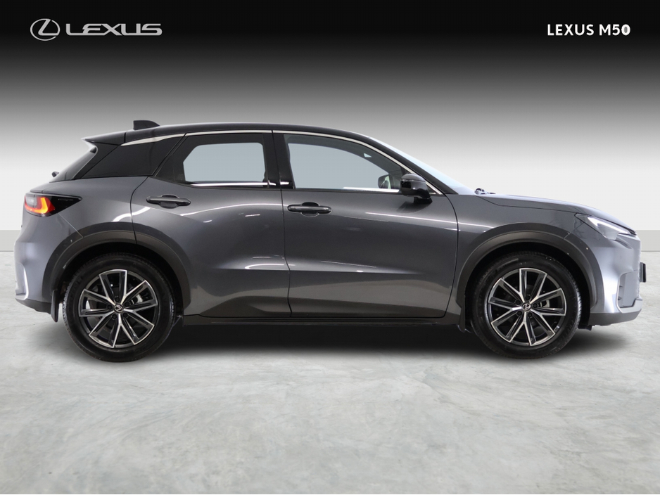 2025 Lexus LBX - image 4