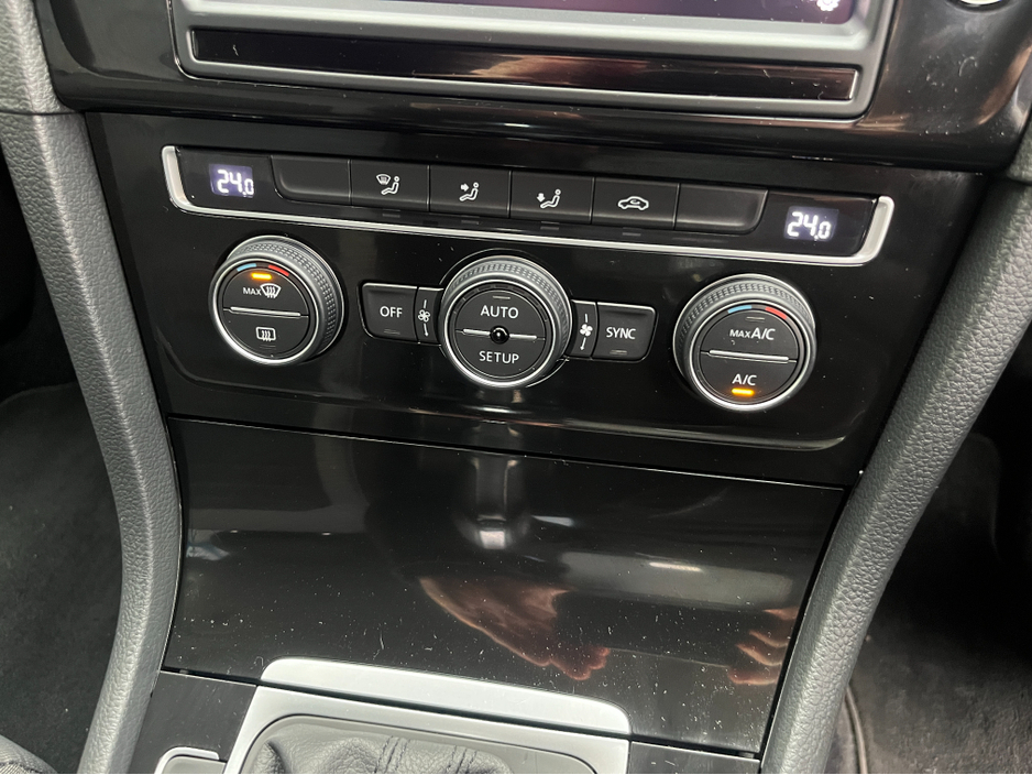 2014 Volkswagen Golf HIGHLINE AUTOMATIC 1.4 PETROL //VERY LOW MILES//REVERSE CAMERA//ADAPTIVE CRUISE CONTROL// €13,950