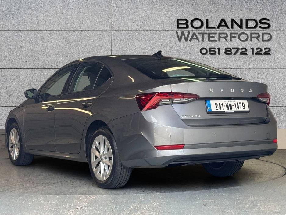 2024 Skoda Octavia - image 2