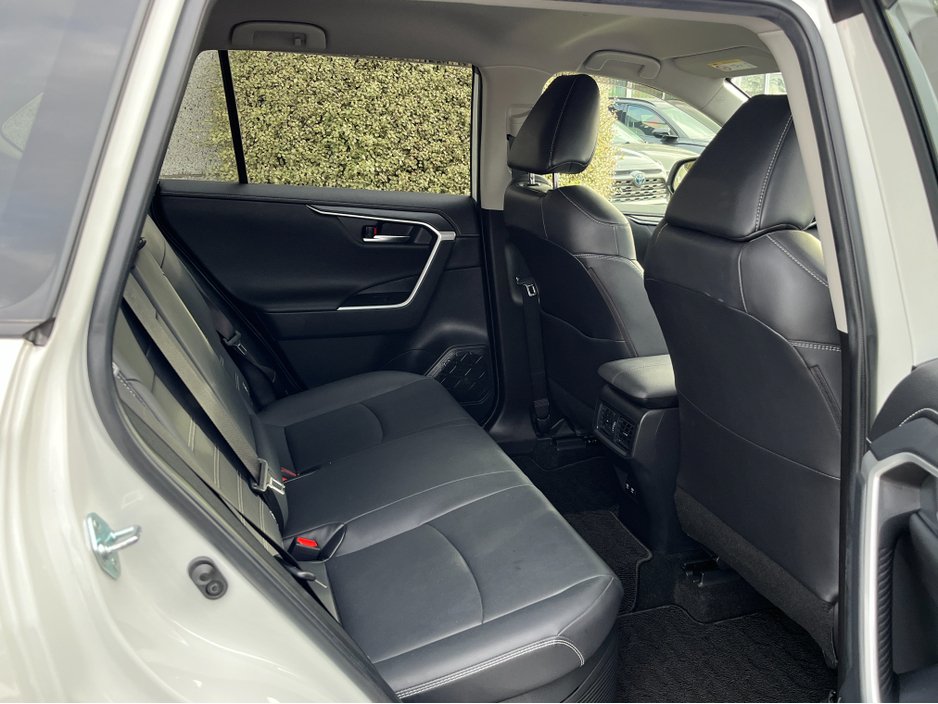 2021 Toyota Rav4 - image 11
