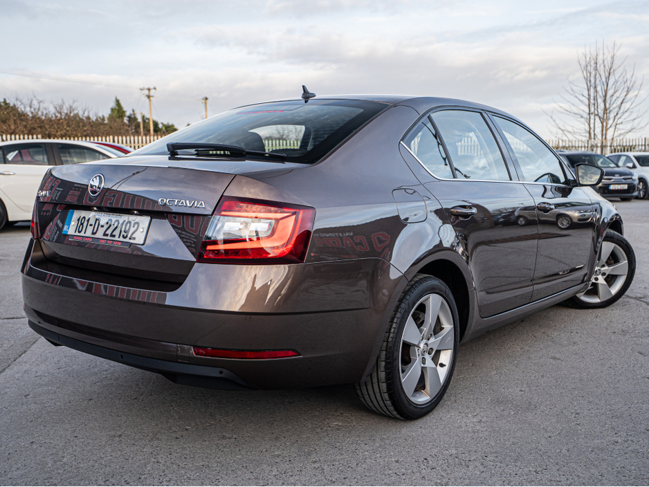 2018 Skoda Octavia - image 2
