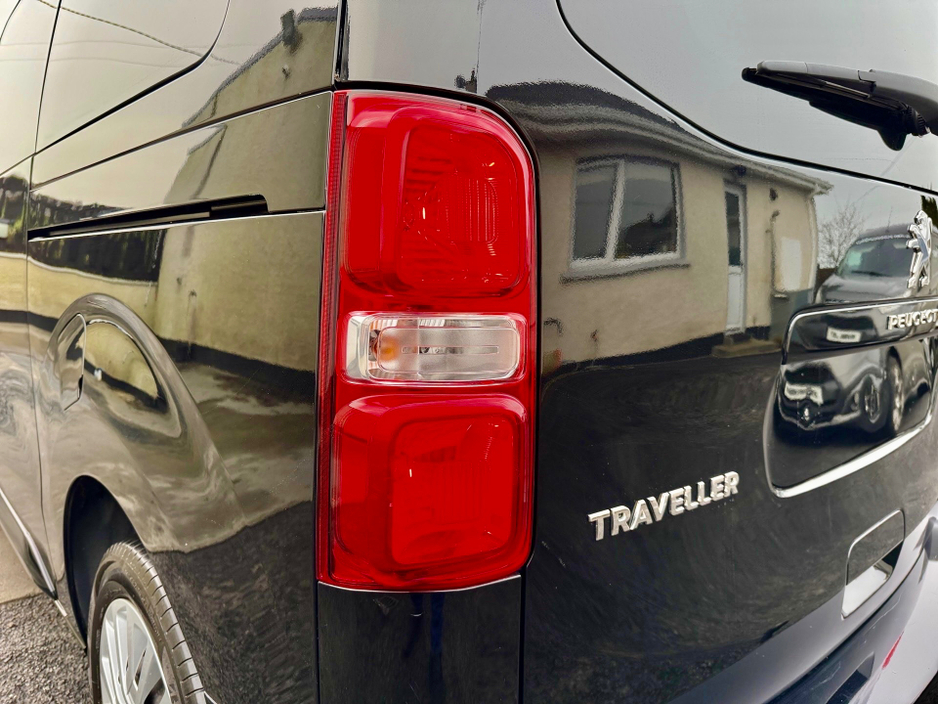 2019 Peugeot Traveller ACTIVE BLUE 1.5 HDI S/S**8 SEATER**NO VAT**ONE UK OWNER**FSH**MINT** €29,450