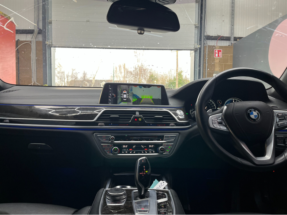 2016 BMW 7 Series 2016 BMW 740E IPERFORMANCE M-SPORT 2.0 AUTOMATIC / CRUISE CONTROL / 360° PARKING CAMERA / ELECTRIC MEMORY HEATED & MASSAGING SEATS / HEATED REAR SEATS / PANORAMIC SUNROOF / PADDLE SHIFTERS AND MORE