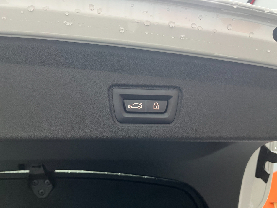 2022 BMW i4 €33950! 2022 BMW I4 ELECTRIC AUTOMATIC / CRUISE CONTROL / 360° PARKING CAMERA / ELECTRIC MEMORY & HEATED SEATS / HEATED REAR SEATS / APPLE CARPLAY / AMBIENT LIGHTS €33,950