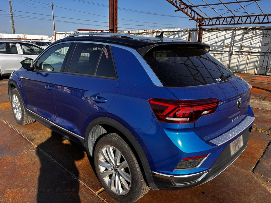 2021 Volkswagen T-Roc - image 6