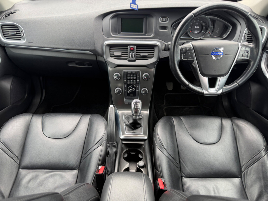 2014 Volvo V40 - image 21