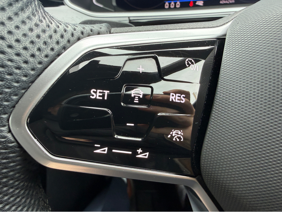 2023 Volkswagen T-Roc - image 15