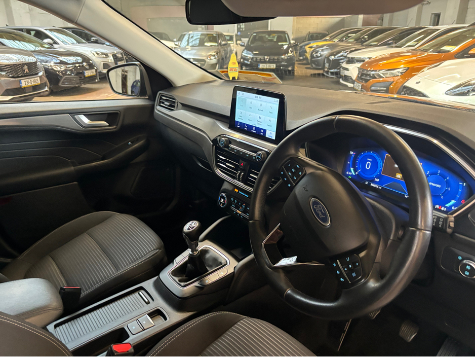 2021 Ford Kuga - image 9