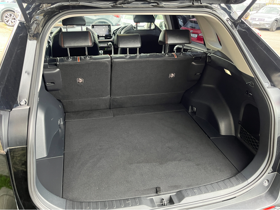 2022 Toyota Rav4 - image 8