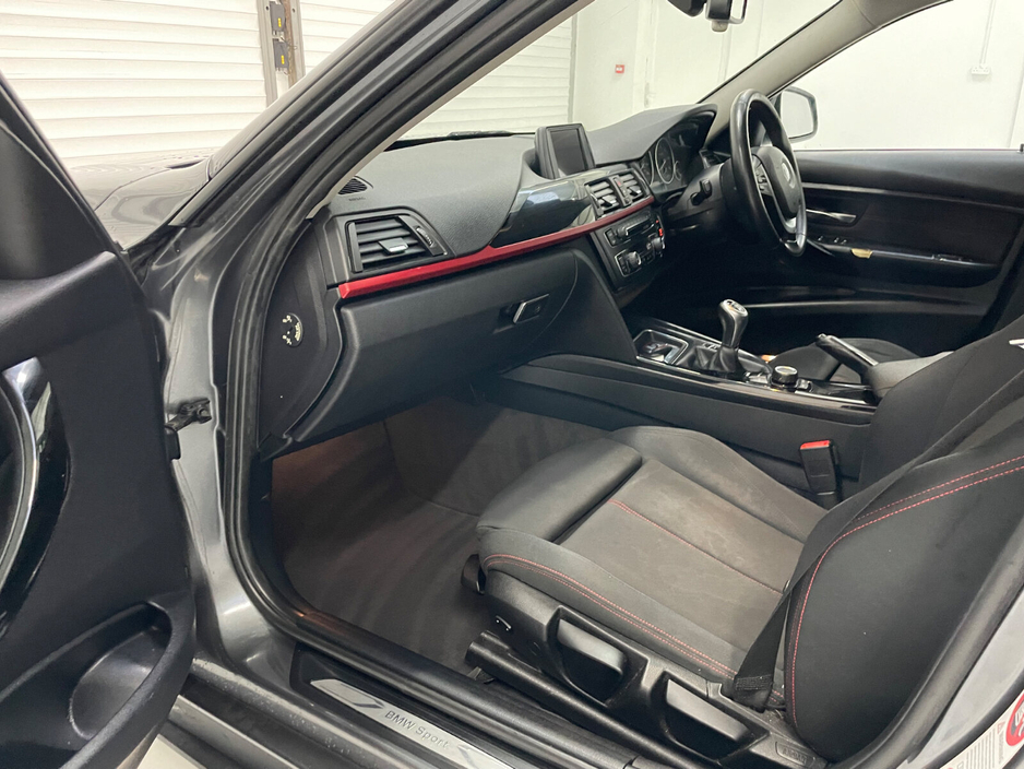 2014 BMW 3 Series 318D SPORT €9,995
