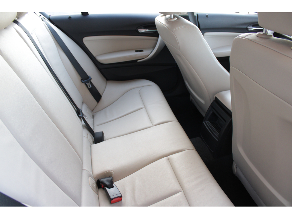 2015 BMW 1 Series - image 17