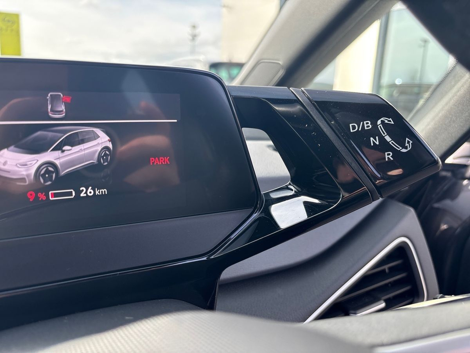 2022 Volkswagen ID.3 - image 10