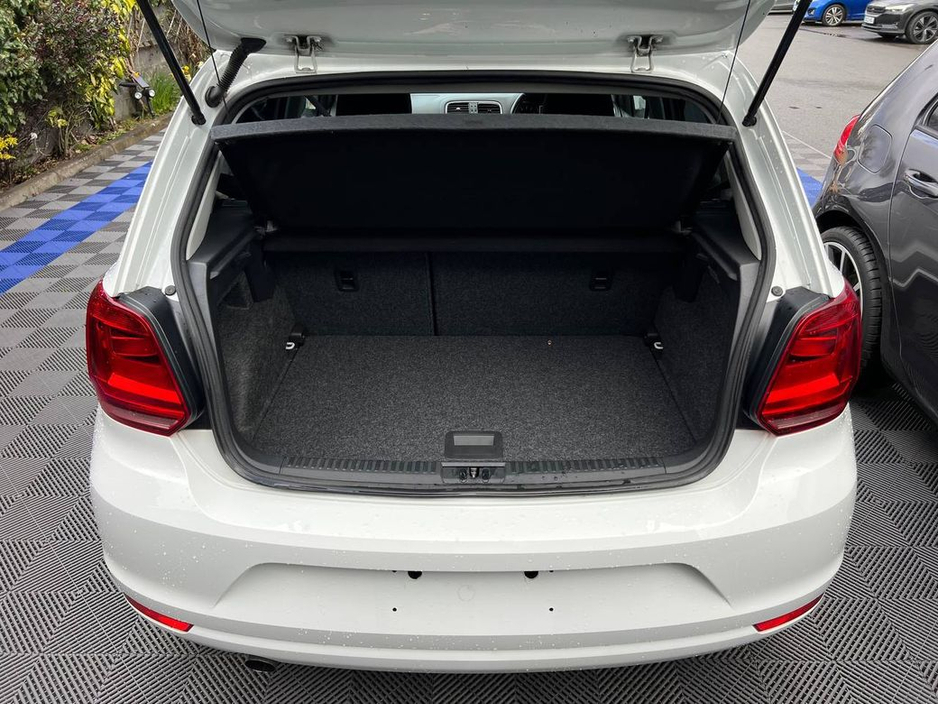 2015 Volkswagen Polo - image 13