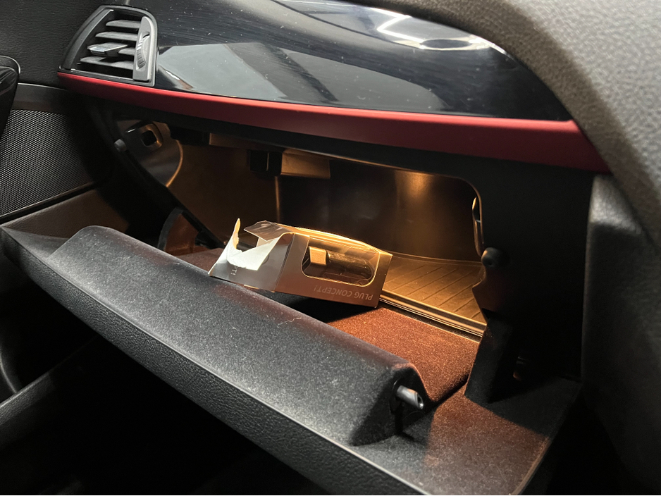 2016 BMW 1 Series - image 16