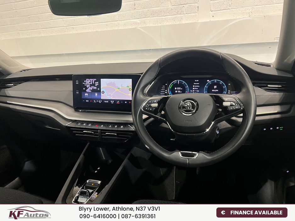 2023 Skoda Octavia - image 21