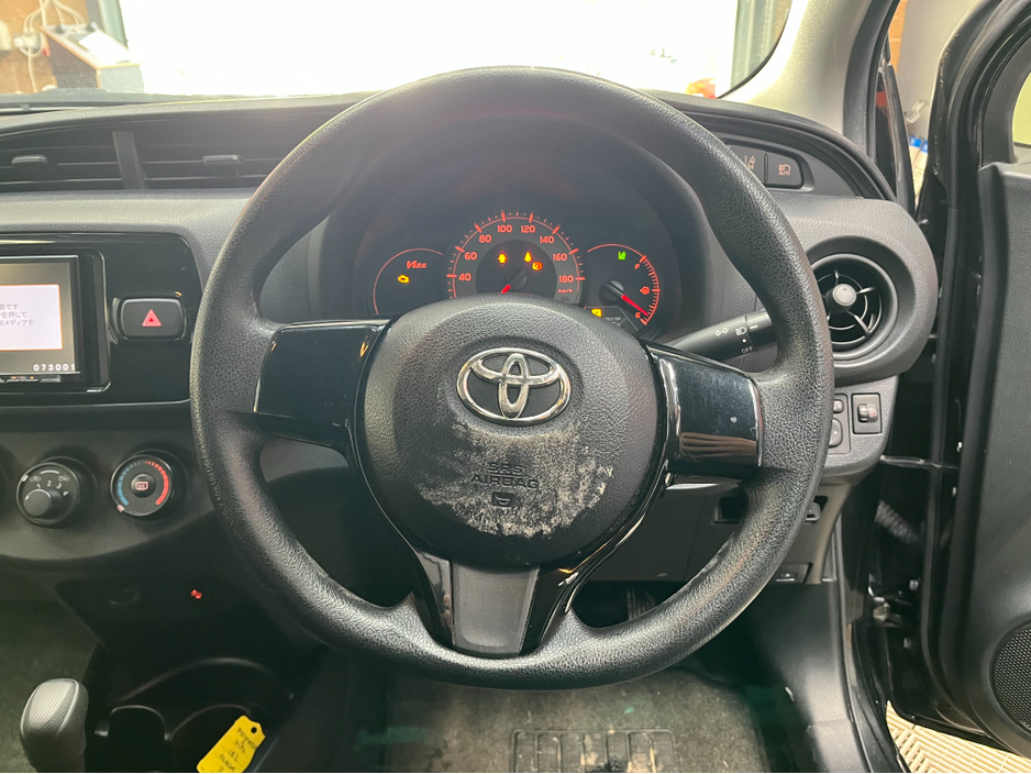 2018 Toyota Vitz - image 7