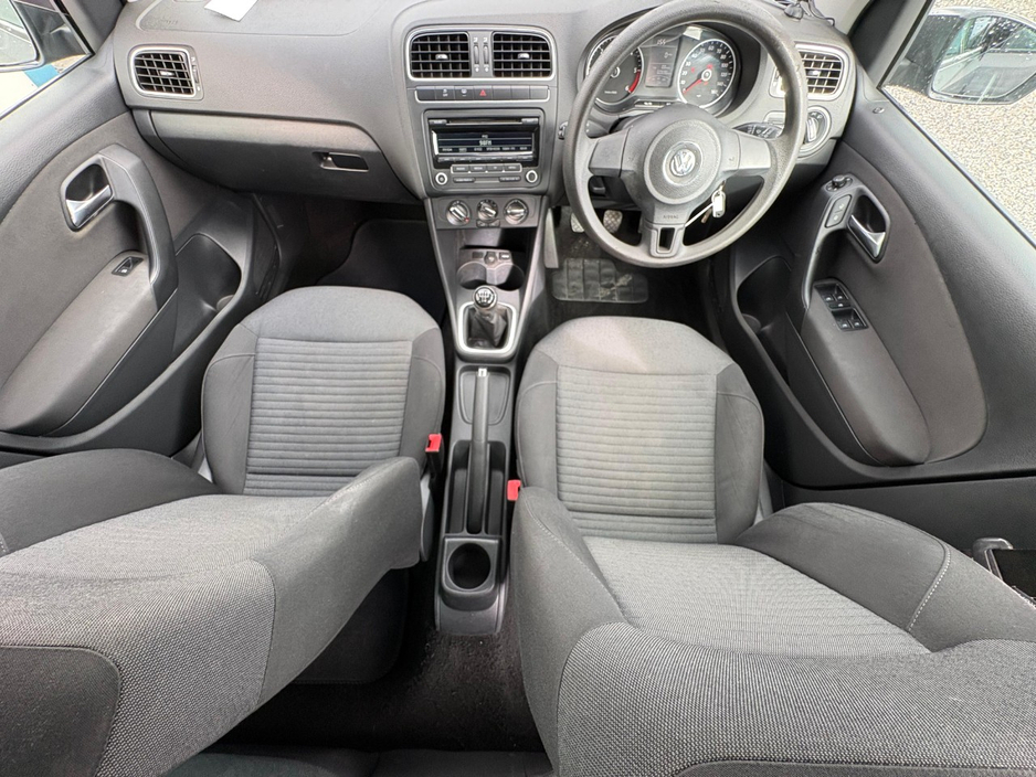 2014 Volkswagen Polo - image 5
