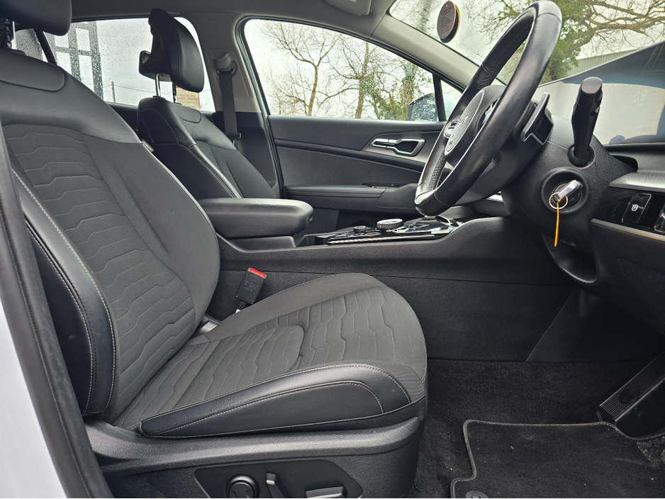 2022 Kia Sportage - image 12