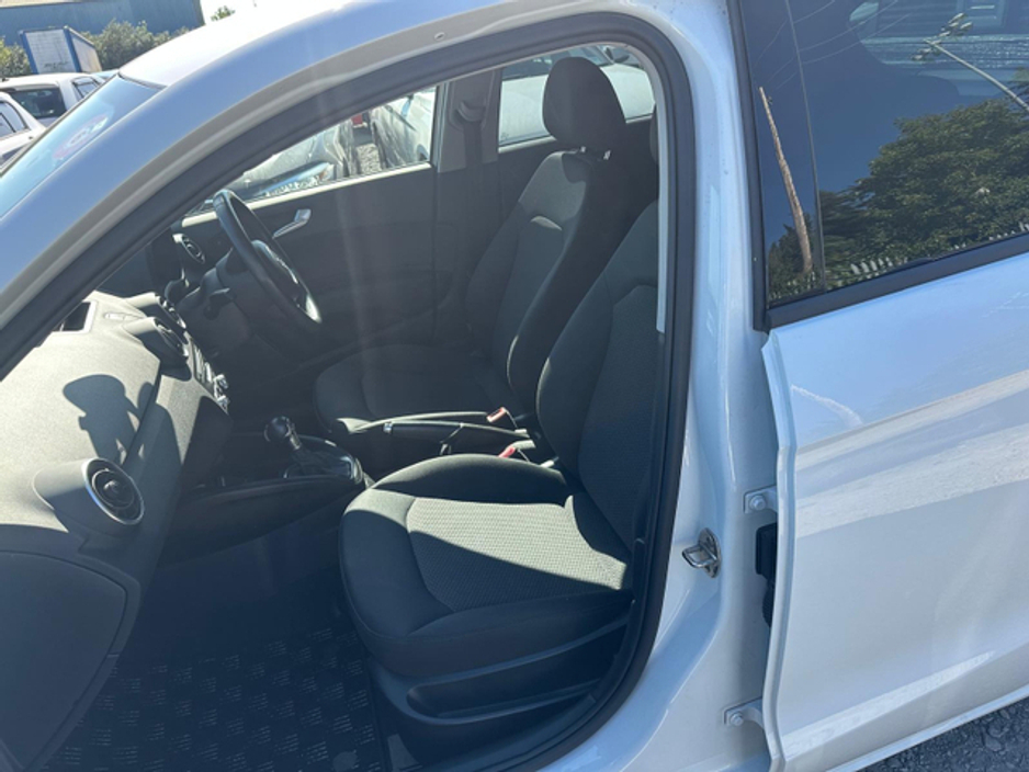 2015 Audi A1 - image 14