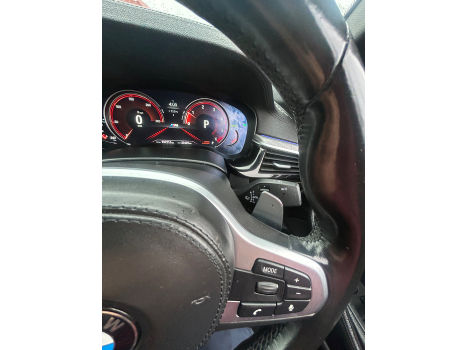 2018 BMW 5 Series - image 23