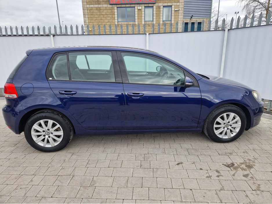 2012 Volkswagen Golf - image 12