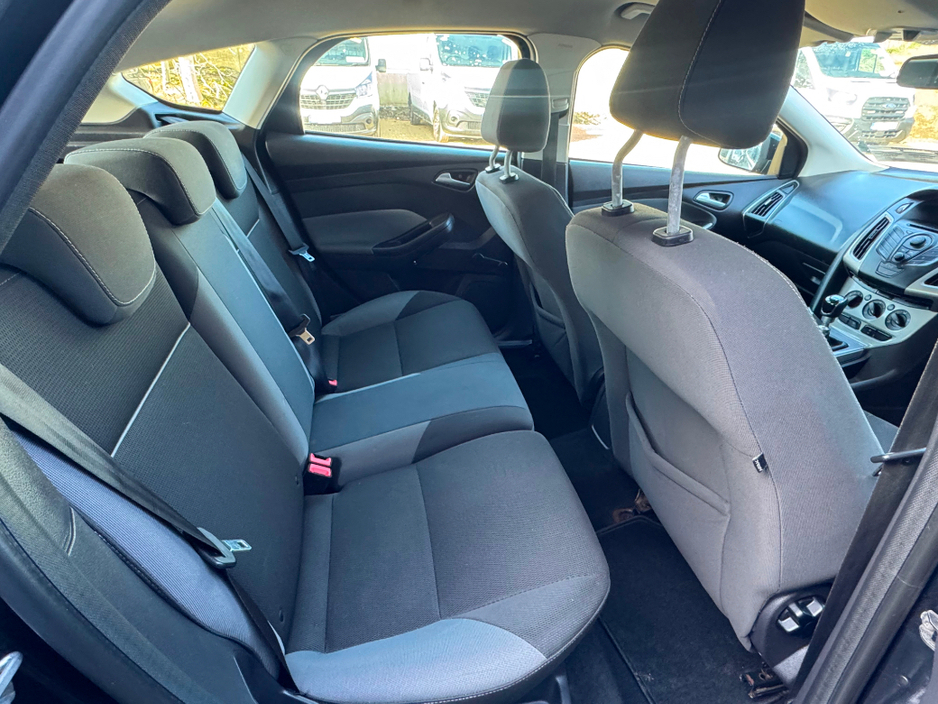 2012 Ford Focus - image 13