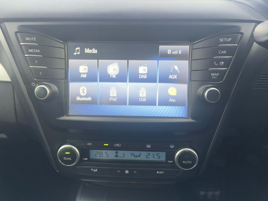 2018 Toyota Avensis - image 11