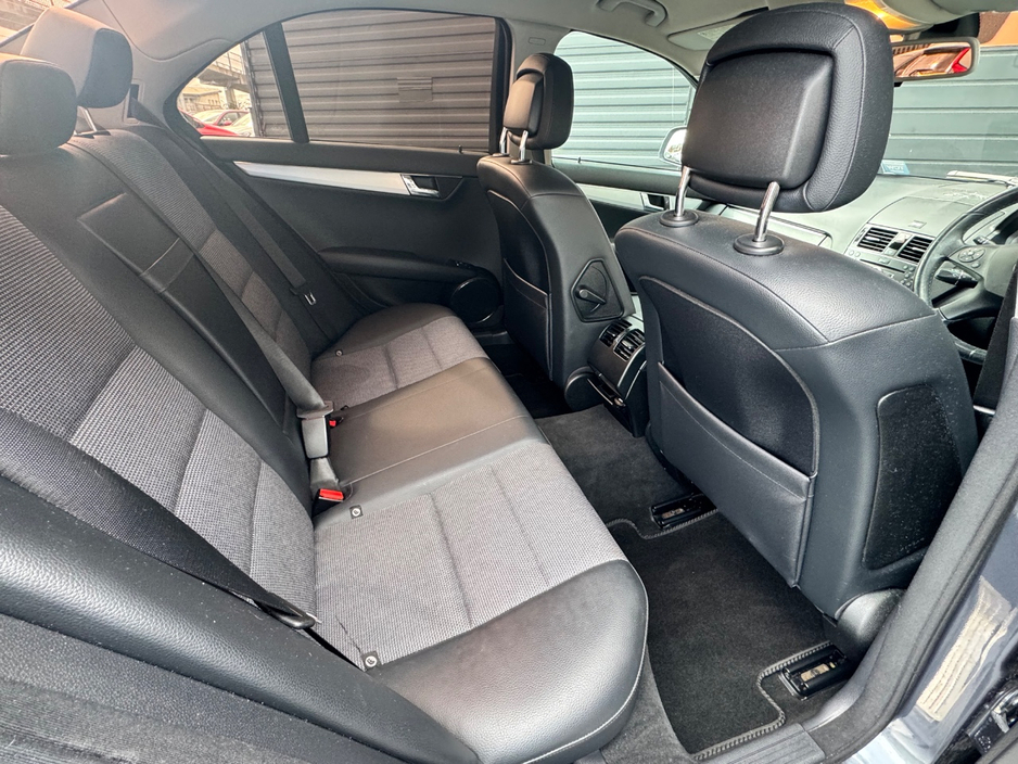 2008 Mercedes-Benz C Class - image 12