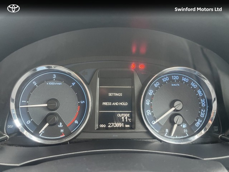 2016 Toyota Corolla - image 10