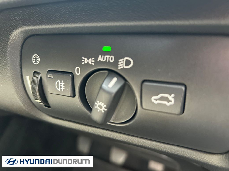 2018 Volvo V40 D2 MOM ED 5DR €16,450