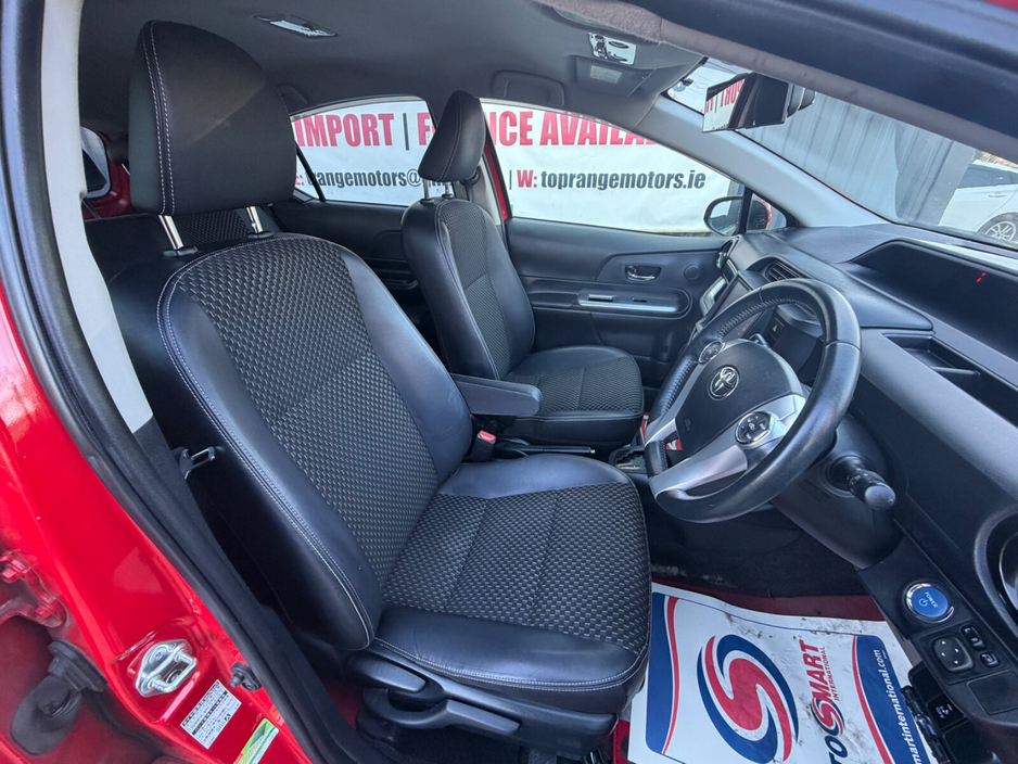 2014 Toyota Aqua - image 13