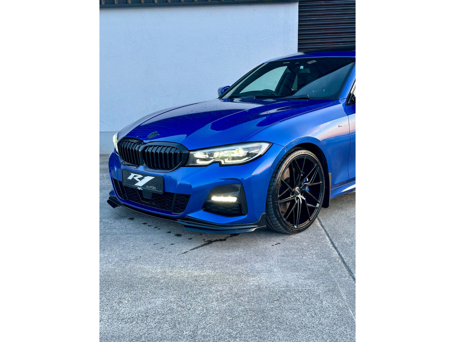 2019 BMW 3 Series - image 2