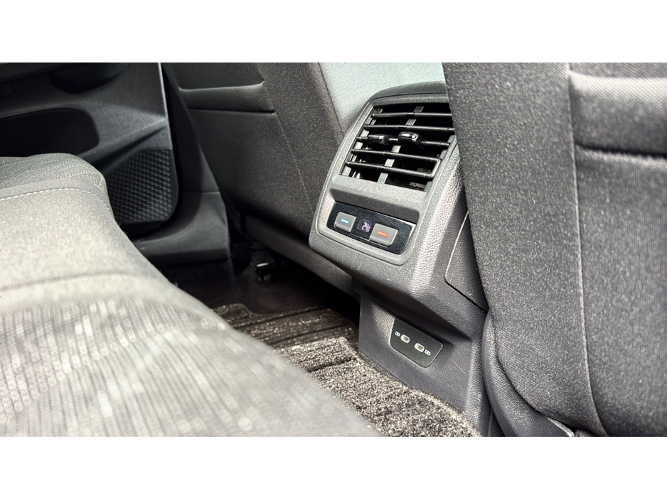 2021 Volkswagen Golf - image 30