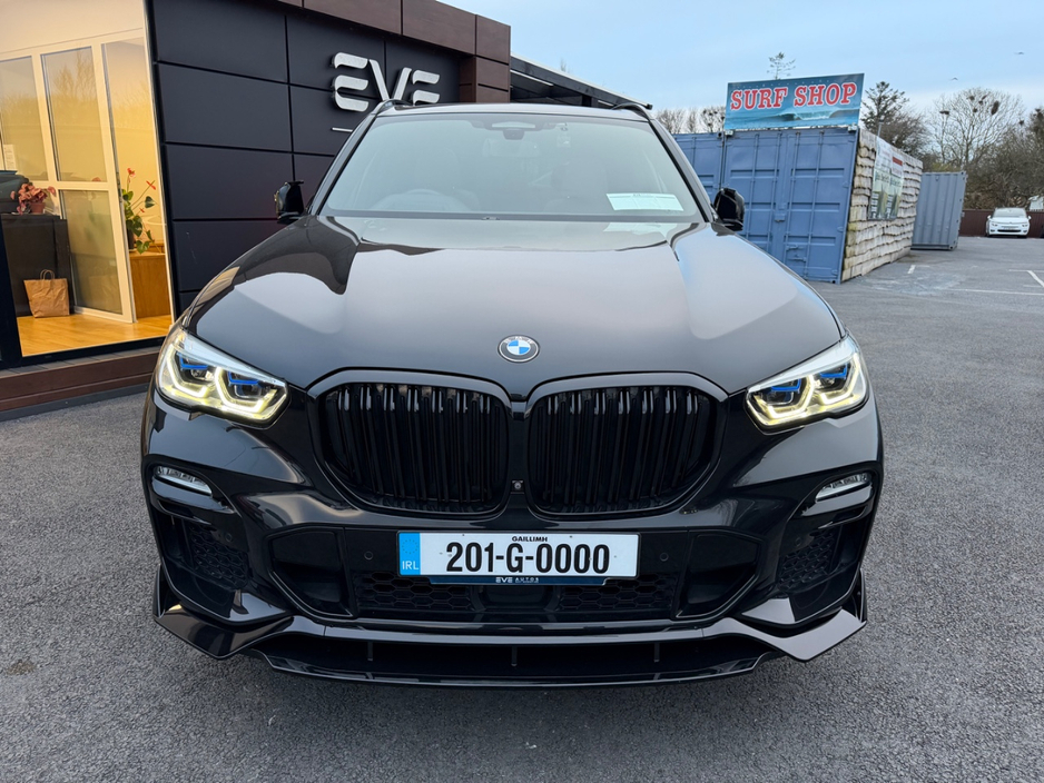 2020 BMW X5 - image 4