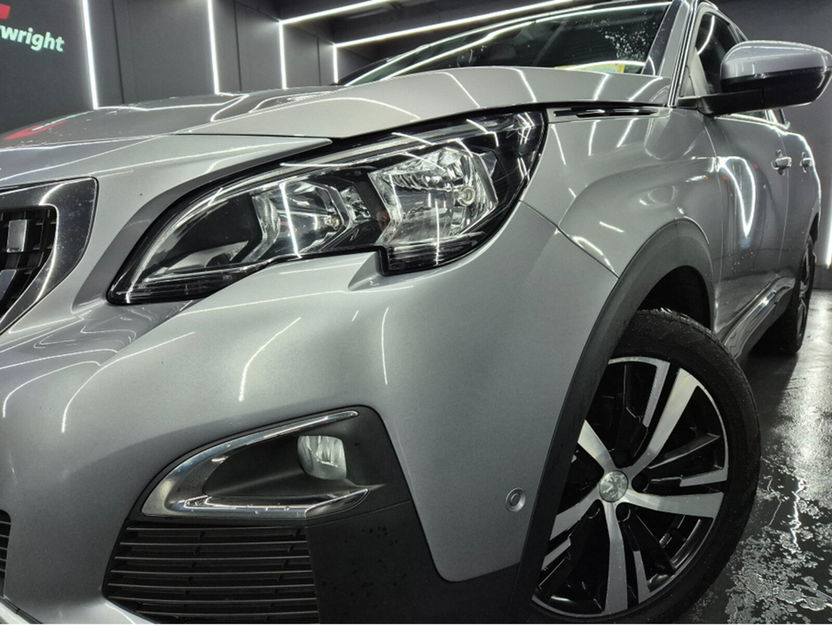 2020 Peugeot 3008 - image 2