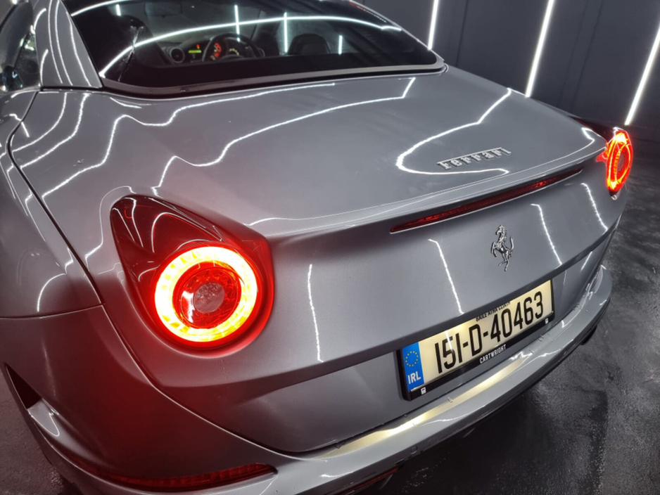 2015 Ferrari California - image 6