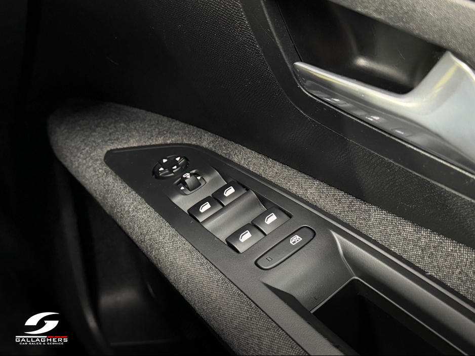 2017 Peugeot 3008 - image 20