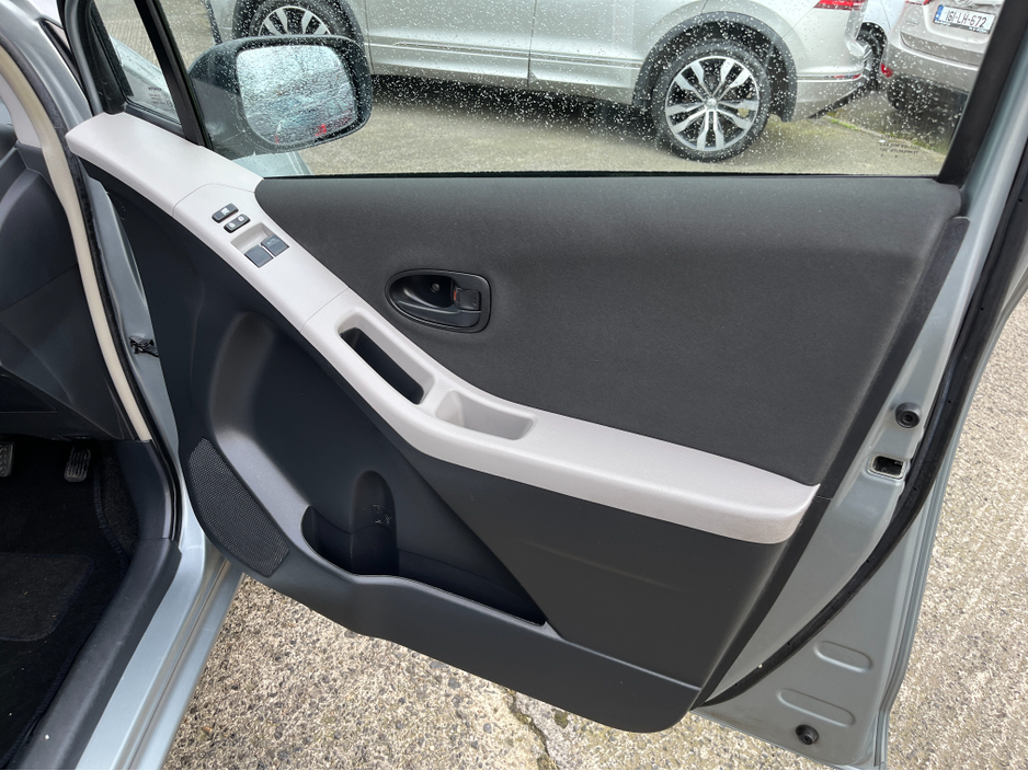 2011 Toyota Yaris 1.4 D4D DIESEL SPORT //LOW MILES// €5,950