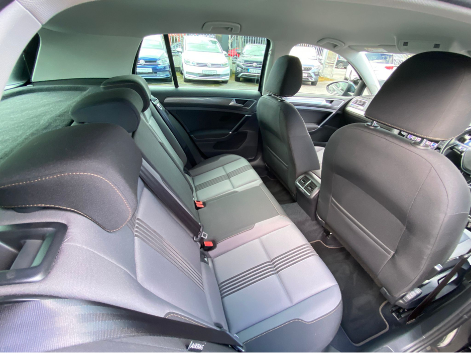 2016 Volkswagen Golf - image 18