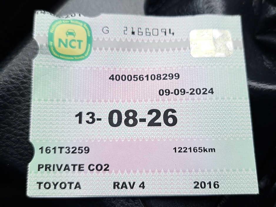 2016 Toyota Rav4 - image 10