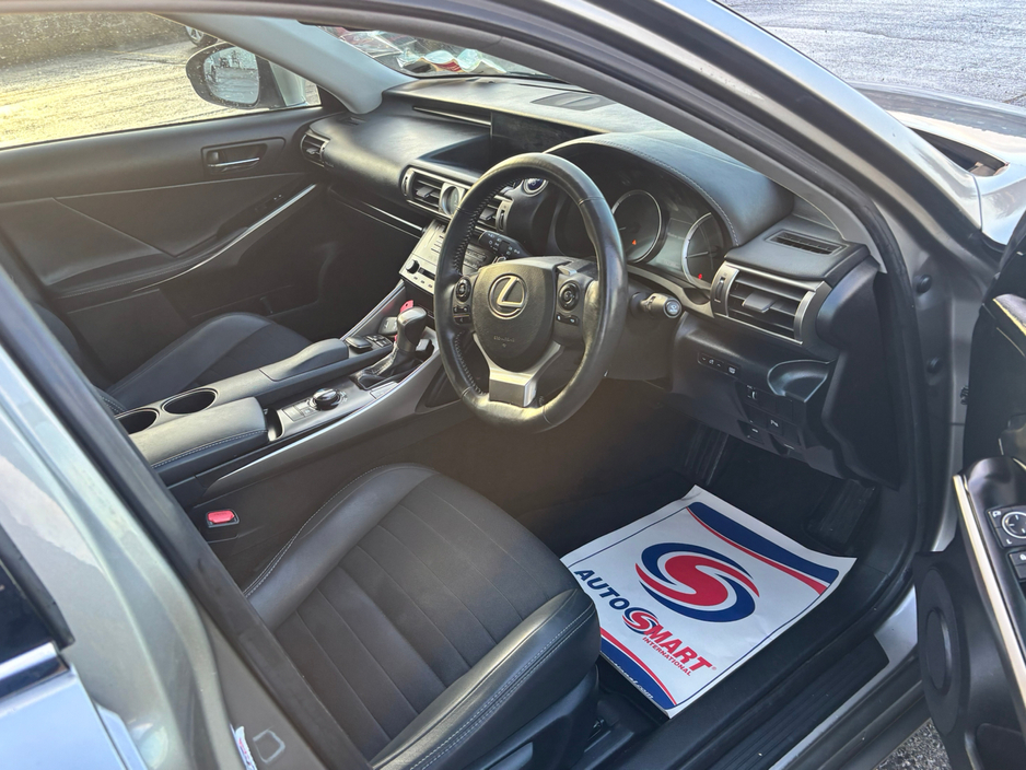 2014 Lexus IS 300 h  €10,000