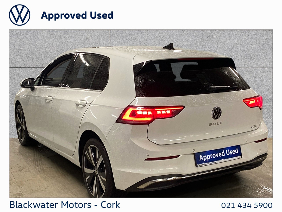 2025 Volkswagen Golf - image 3